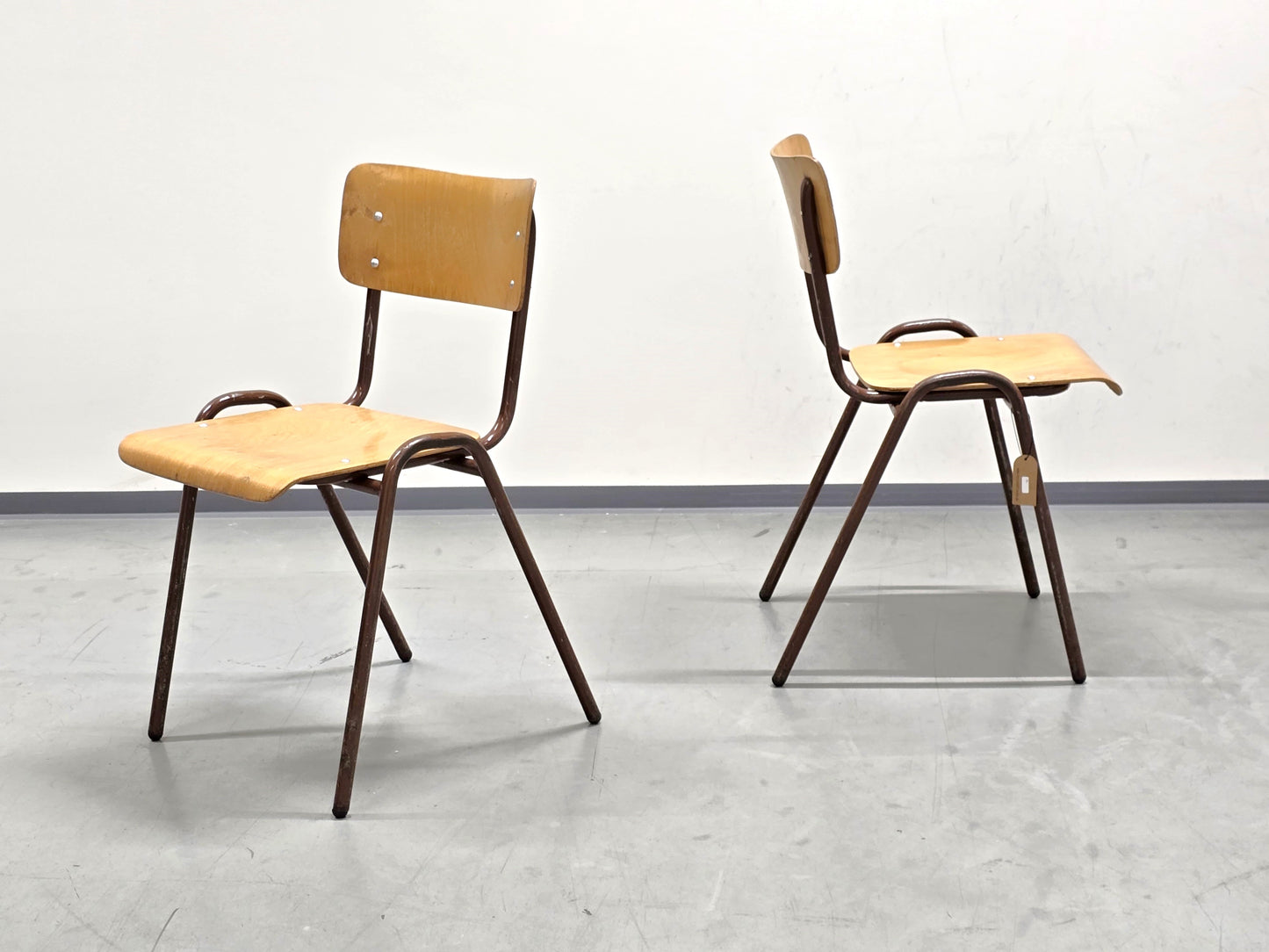 INDUSTRIAL STUHL 1von50 vintage stapelbar cafe patina esstisch