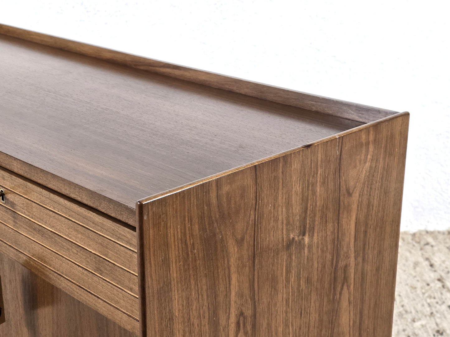 MID CENTURY SIDEBOARD nuss holz 1950er vintage kommode tv board low
