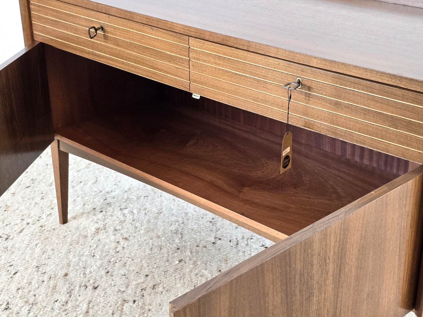 MID CENTURY SIDEBOARD nuss holz 1950er vintage kommode tv board low