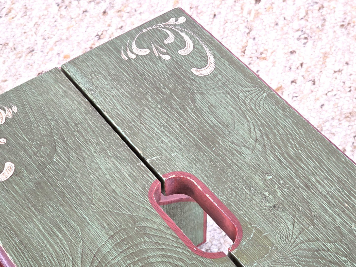 VOGLAUER HOCKER handbemalt Schemel Bänkchen Anno 1800 altgrün Sitzbank Landhaus Bauernmöbel