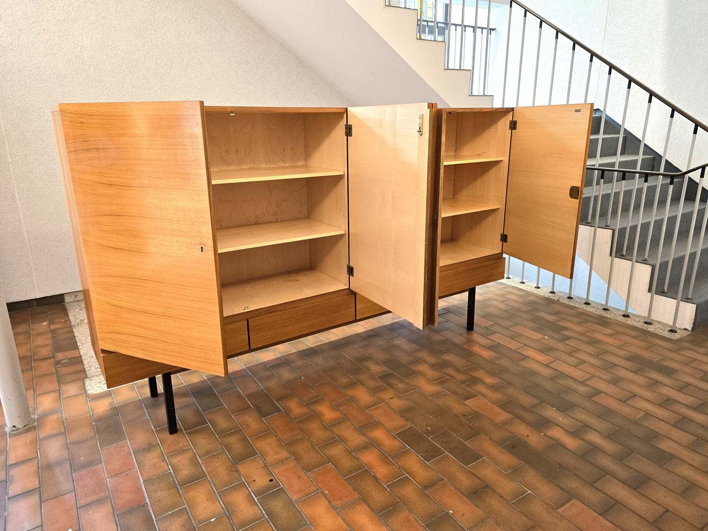 MID CENTURY SIDEBOARD nuss holz schrank highboard vintage retro kommode