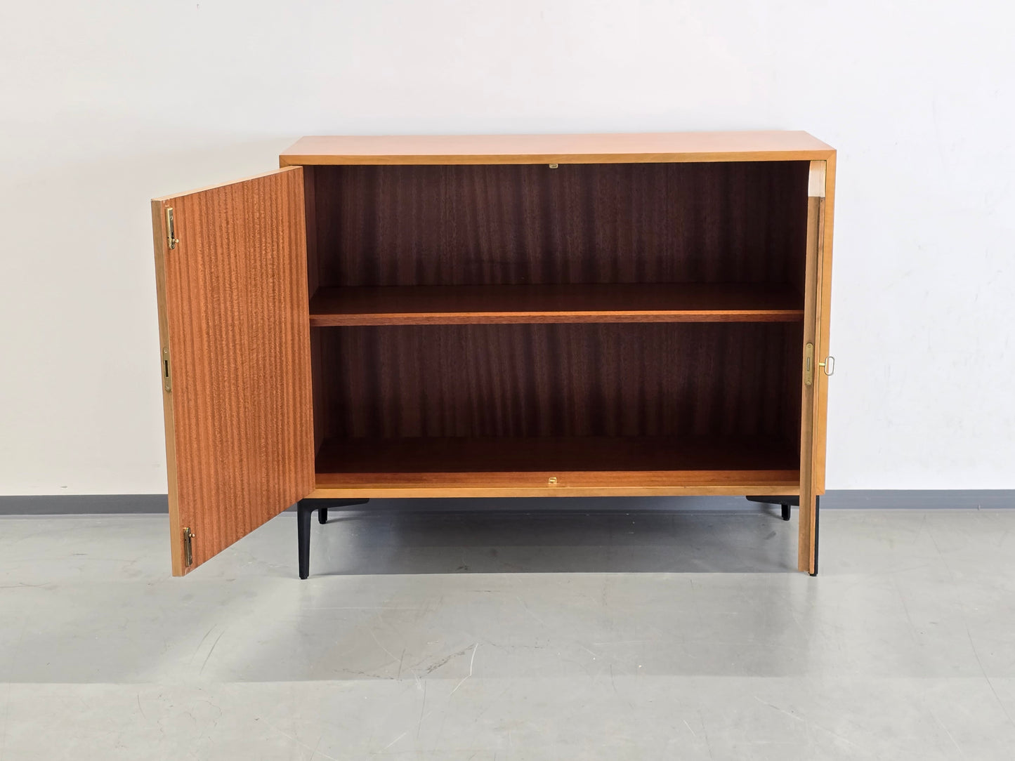 VINTAGE SIDEBOARD kommode holz nussbaum kleider tv schwarz wohnzimmer schlafzimmer