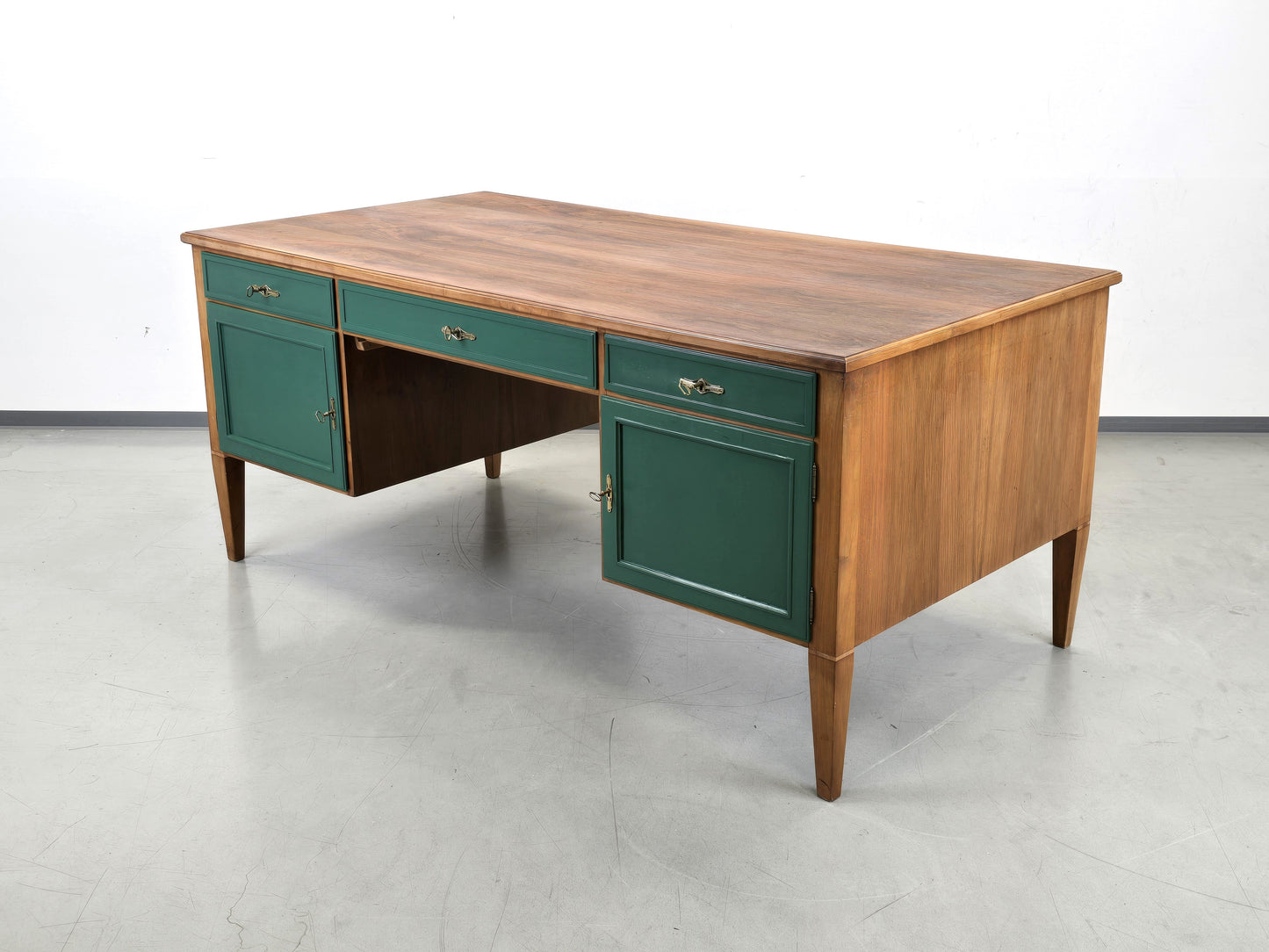 VINTAGE NUSSBAUM SCHREIBTISCH holz tannengrün tisch büro groß antik