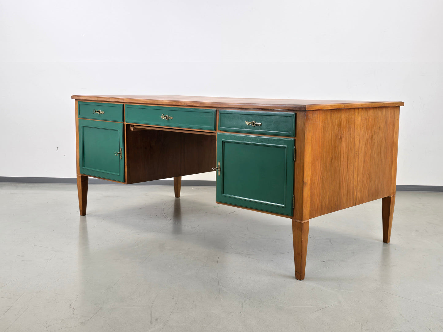 VINTAGE NUSSBAUM SCHREIBTISCH holz tannengrün tisch büro groß antik