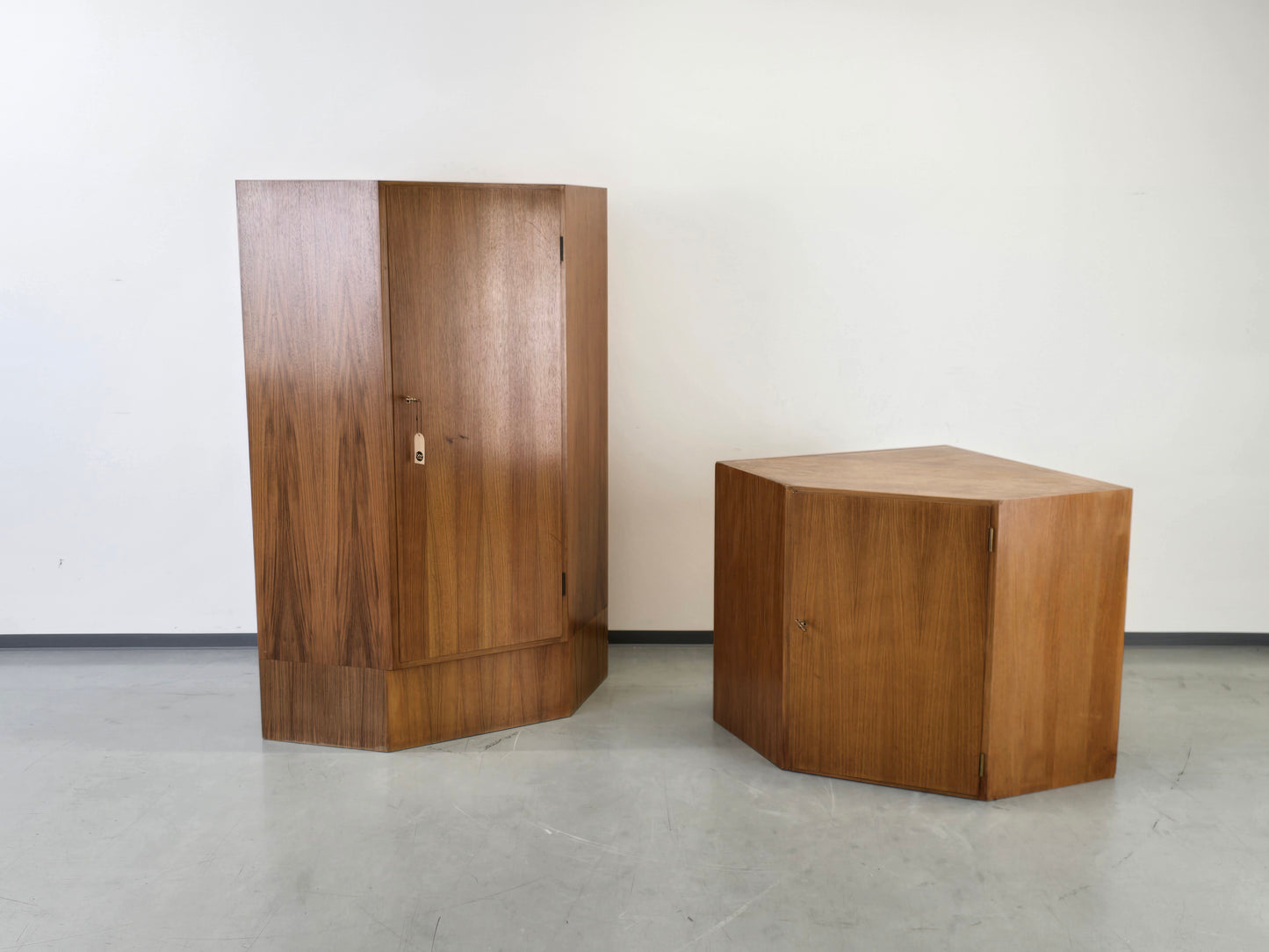 NUSSBAUM KLEIDERSCHRANK eckschrank vintage schrank holz mid century schlafzimmer