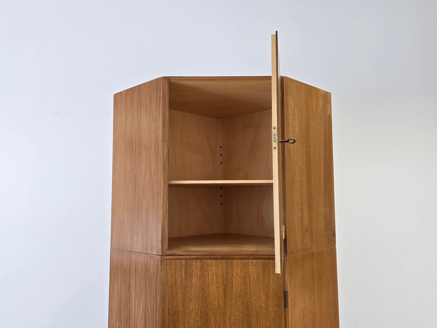 NUSSBAUM KLEIDERSCHRANK eckschrank vintage schrank holz mid century schlafzimmer