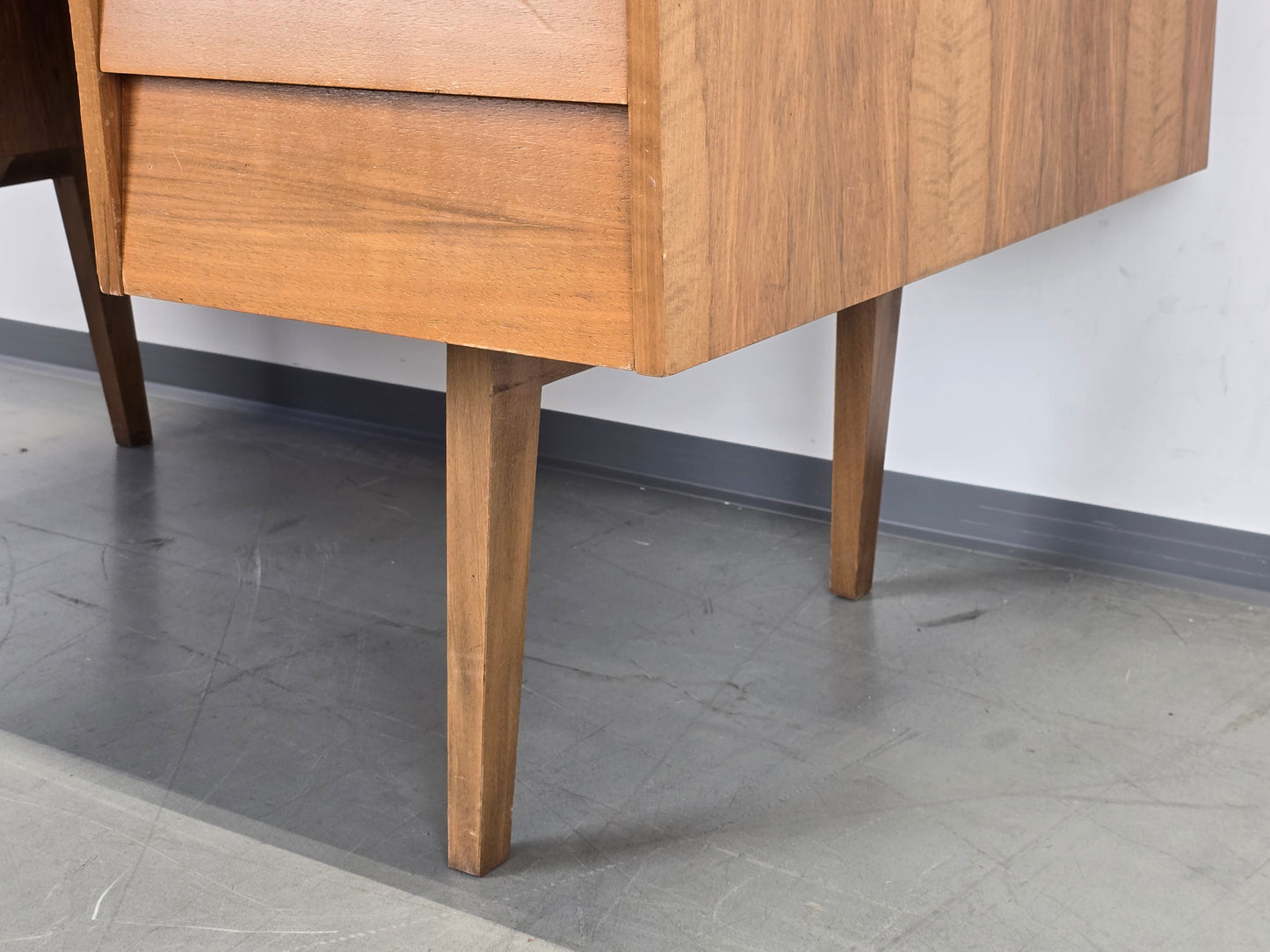 VINTAGE NUSSBAUM SCHREIBTISCH tisch büro holz mid century 1960er