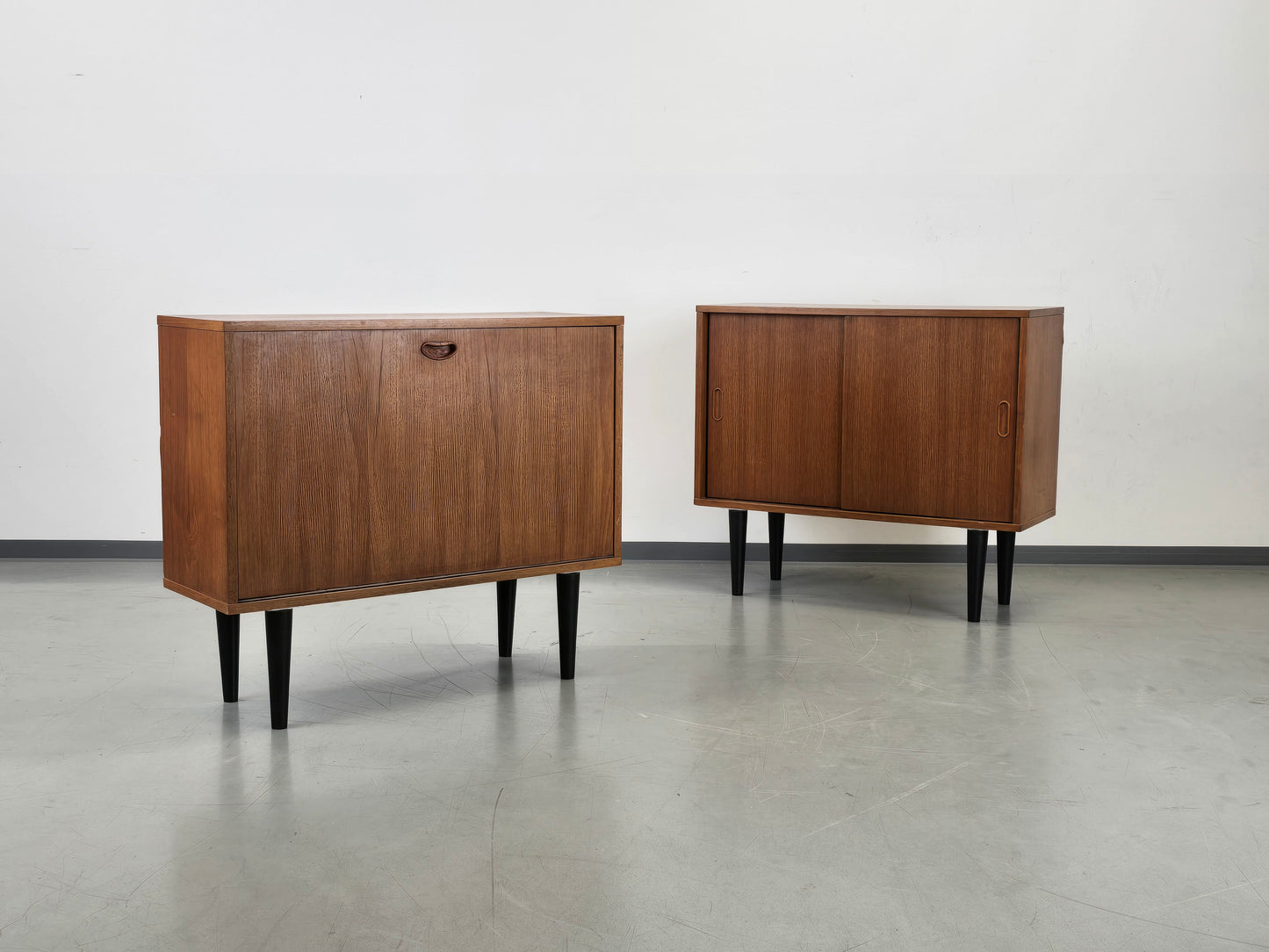 TEAK HOLZ SCHRÄNKCHEN kommode sideboard vintage bar schiebetüren