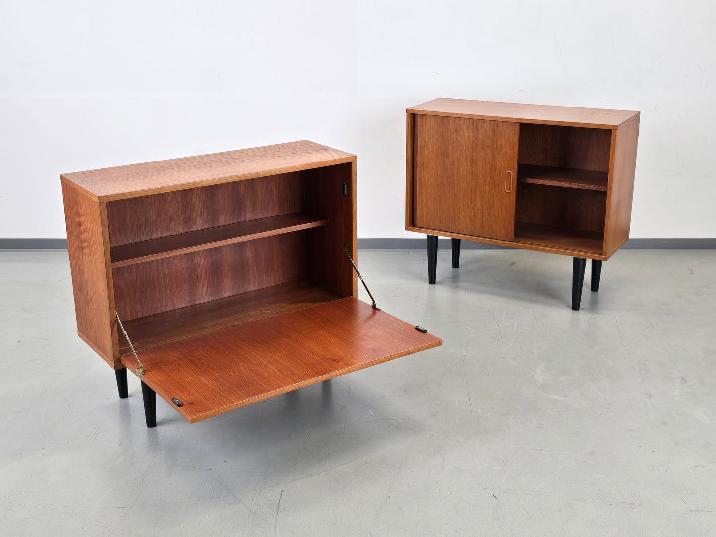 TEAK HOLZ SCHRÄNKCHEN kommode sideboard vintage bar schiebetüren