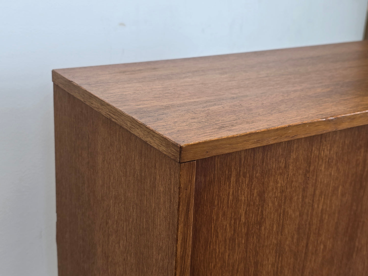 TEAK HOLZ SCHRÄNKCHEN kommode sideboard vintage bar schiebetüren