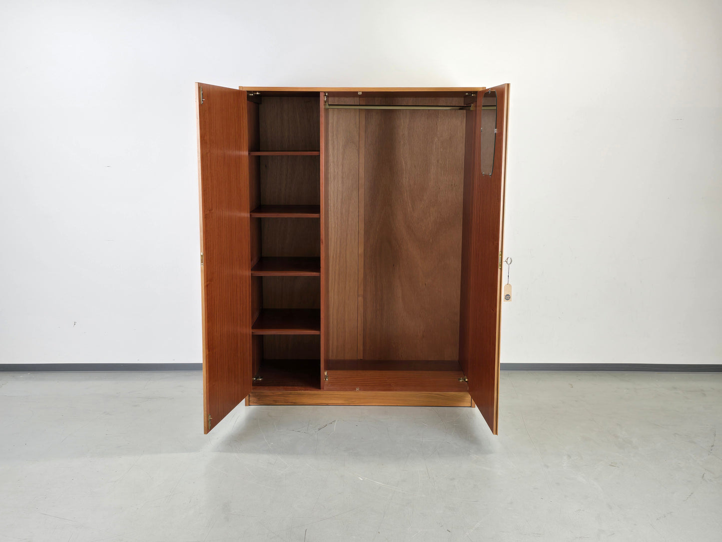 NUSSBAUM KLEIDERSCHRANK vintage schrank holz mid century schlafzimmer