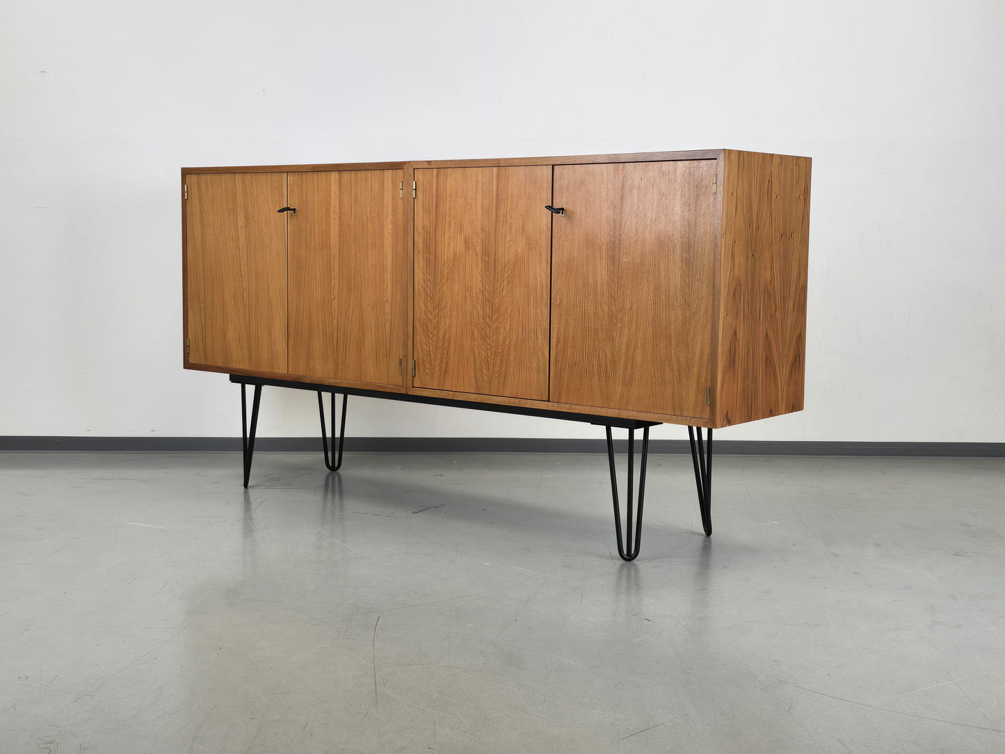 MID CENTURY SIDEBOARD nuss holz vintage kommode tv board