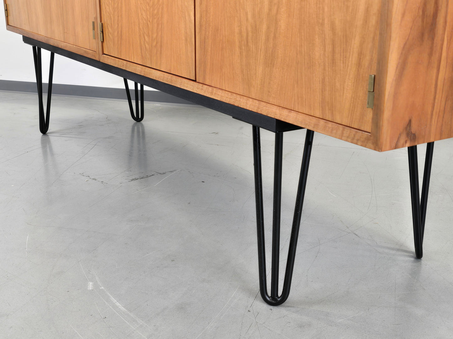 MID CENTURY SIDEBOARD nuss holz vintage kommode tv board