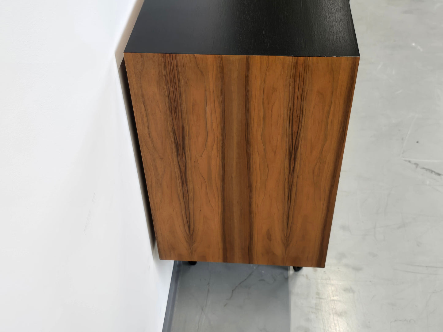 MID CENTURY SIDEBOARD nuss holz vintage kommode tv board