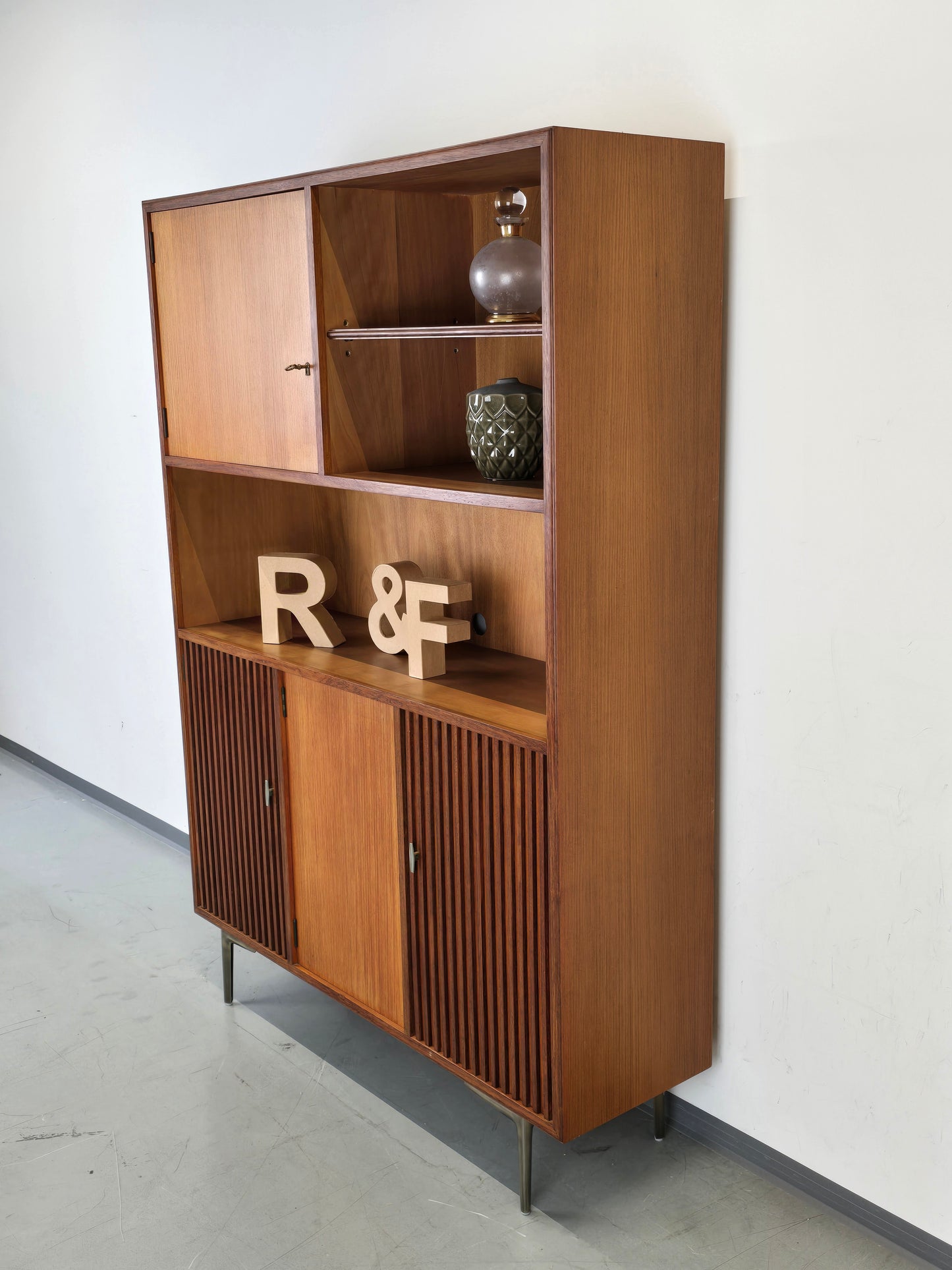 MID CENTURY TEAK SCHRANK vintage wohnzimmer kleider regal kommode holz