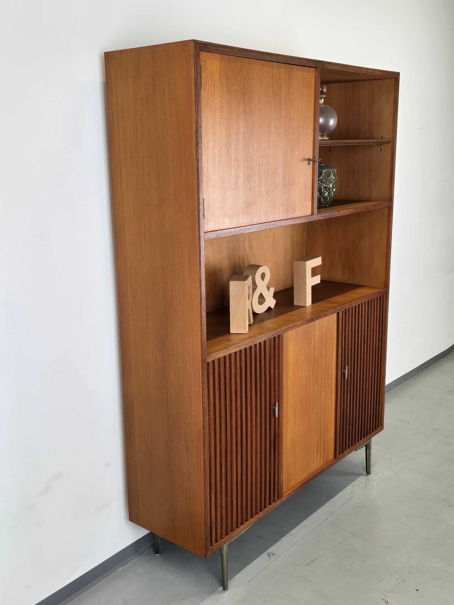 MID CENTURY TEAK SCHRANK vintage wohnzimmer kleider regal kommode holz