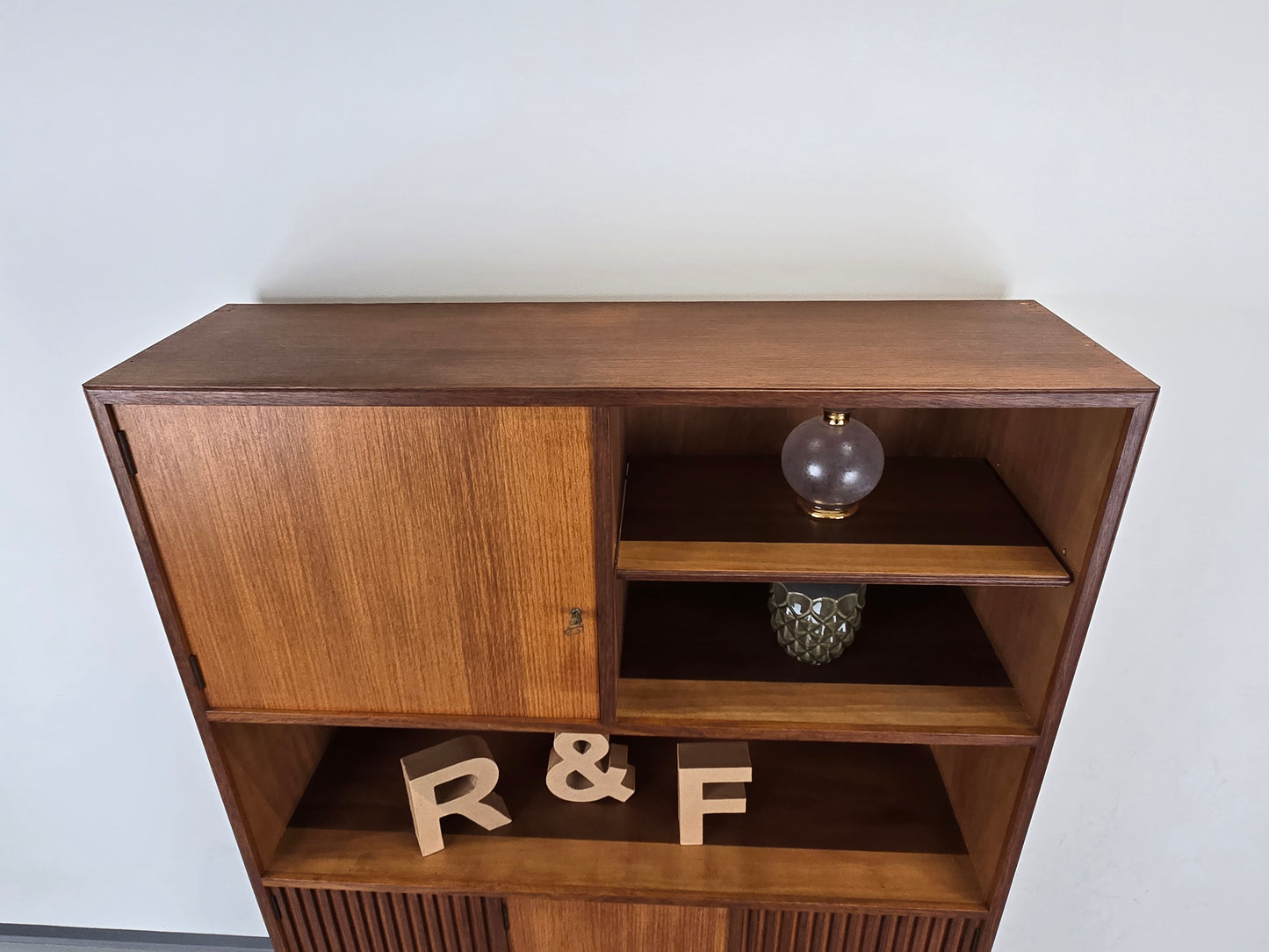 MID CENTURY TEAK SCHRANK vintage wohnzimmer kleider regal kommode holz