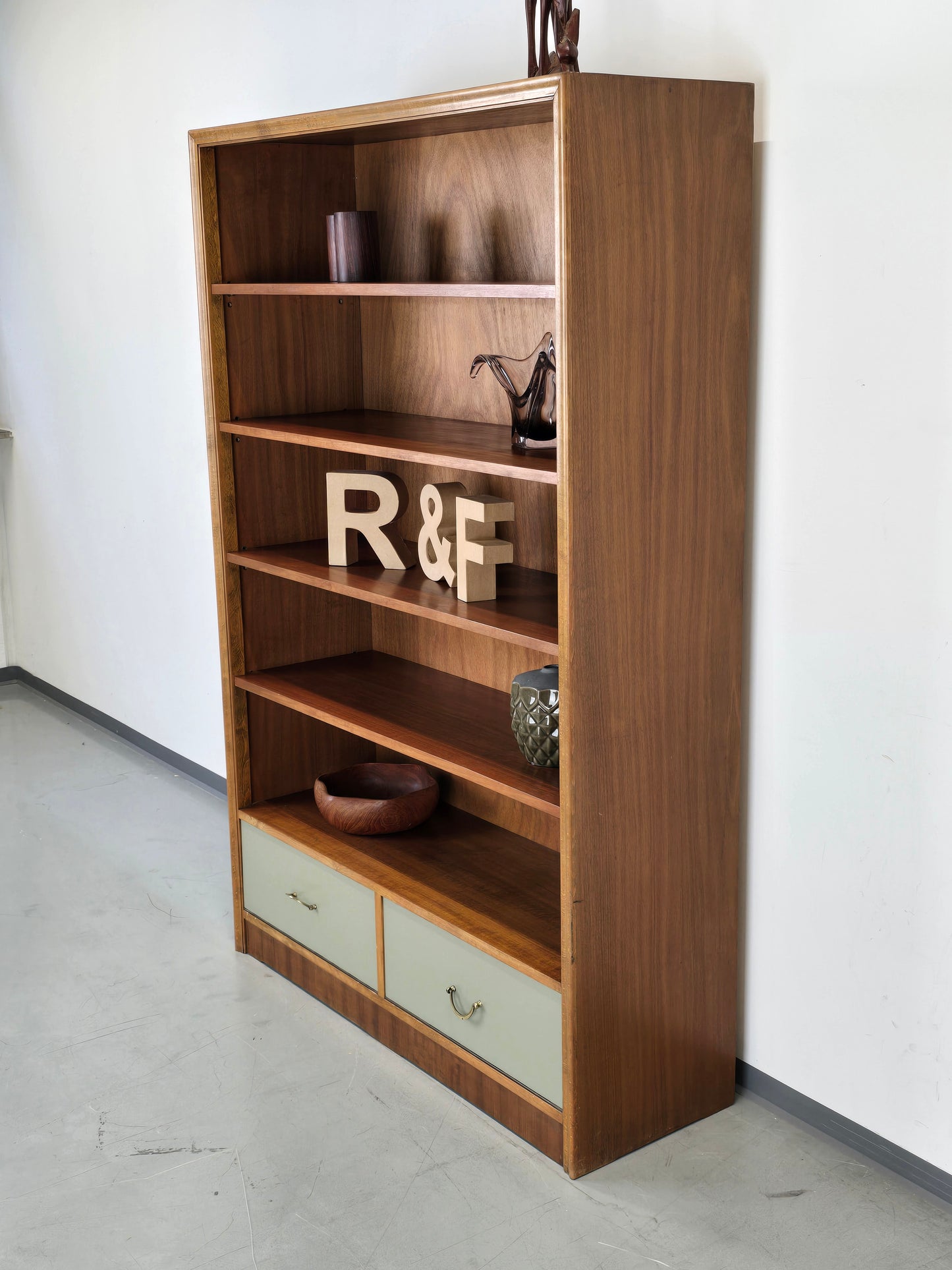 VINTAGE REGAL bücherregal nussbaum vintage holz schrank kommode pastell