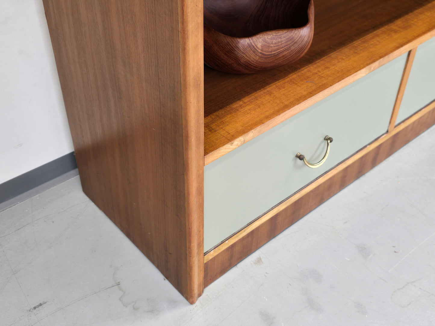 VINTAGE REGAL bücherregal nussbaum vintage holz schrank kommode pastell
