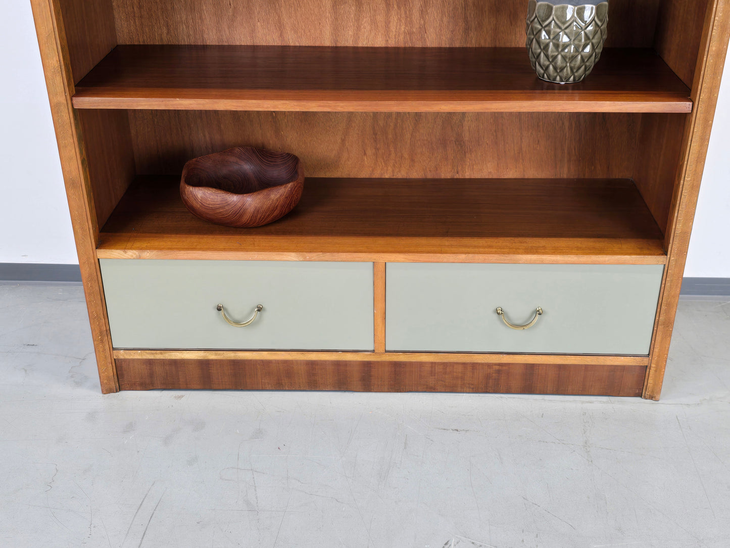VINTAGE REGAL bücherregal nussbaum vintage holz schrank kommode pastell
