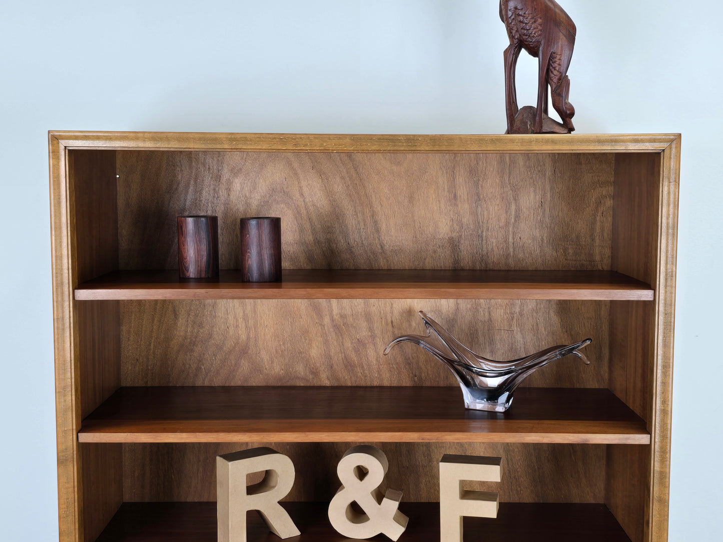 VINTAGE REGAL bücherregal nussbaum vintage holz schrank kommode pastell