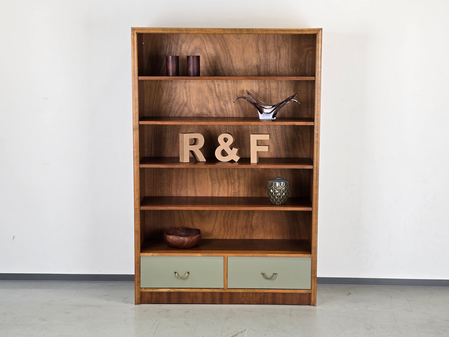 VINTAGE REGAL bücherregal nussbaum vintage holz schrank kommode pastell