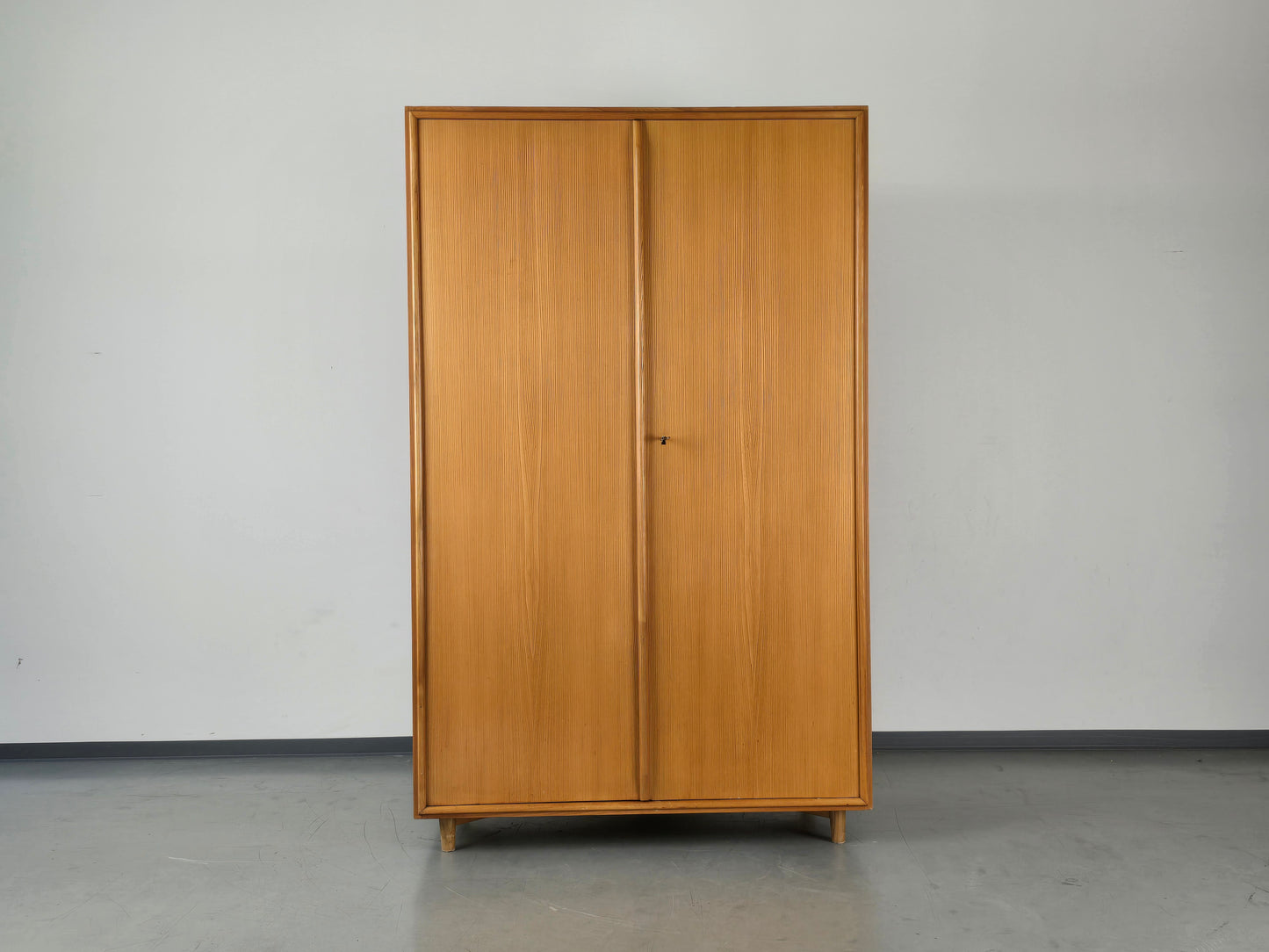 DeWe KLEIDERSCHRANK schrank holz rüster vintage mid century 1960er kommode