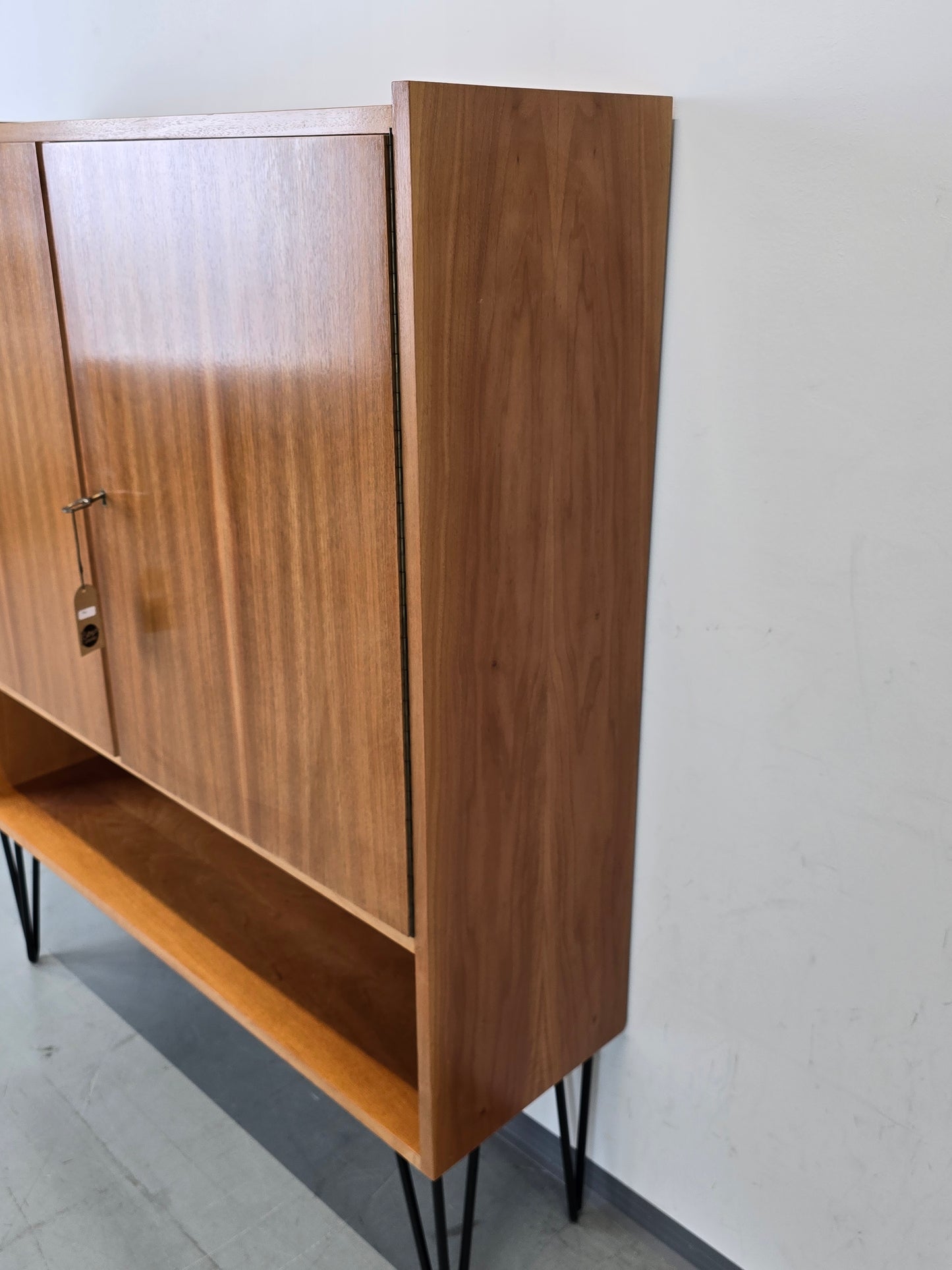 MID CENTURY KOMMODE schrank holz nussbaum vintage 60s 1960er