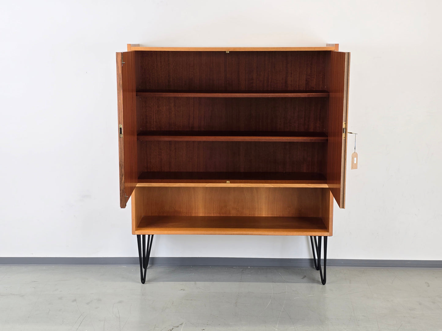 MID CENTURY KOMMODE schrank holz nussbaum vintage 60s 1960er