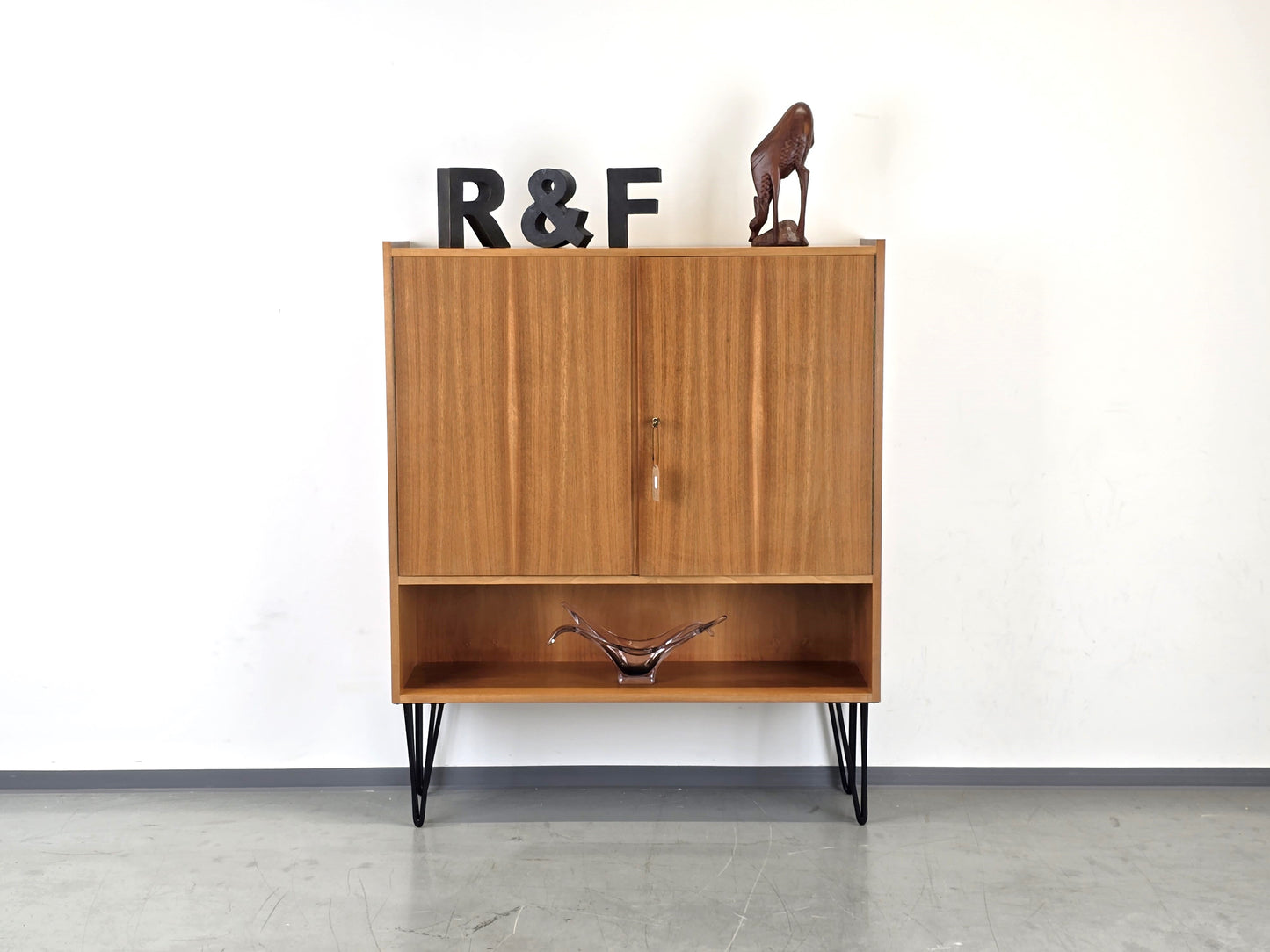MID CENTURY KOMMODE schrank holz nussbaum vintage 60s 1960er