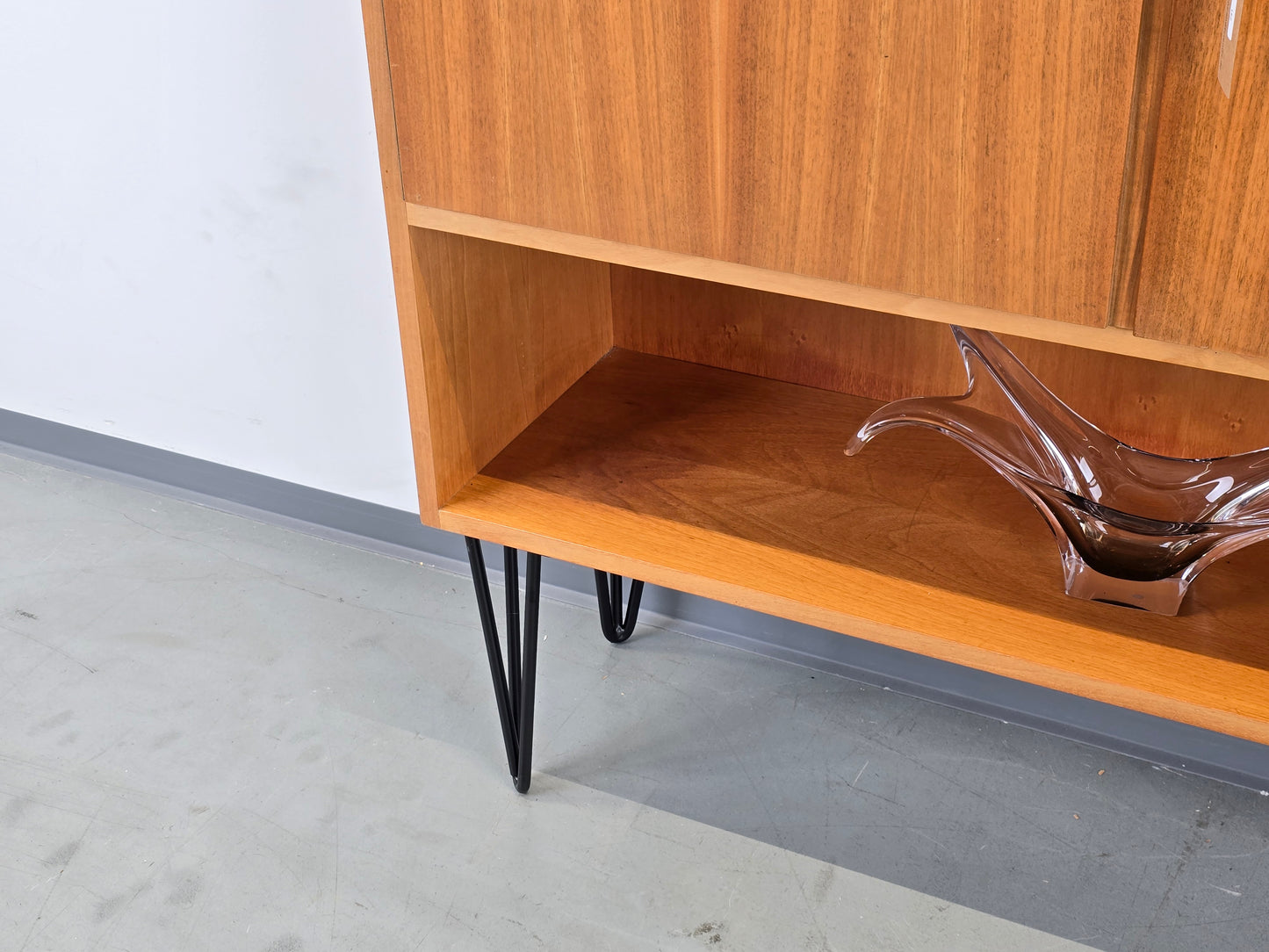 MID CENTURY KOMMODE schrank holz nussbaum vintage 60s 1960er