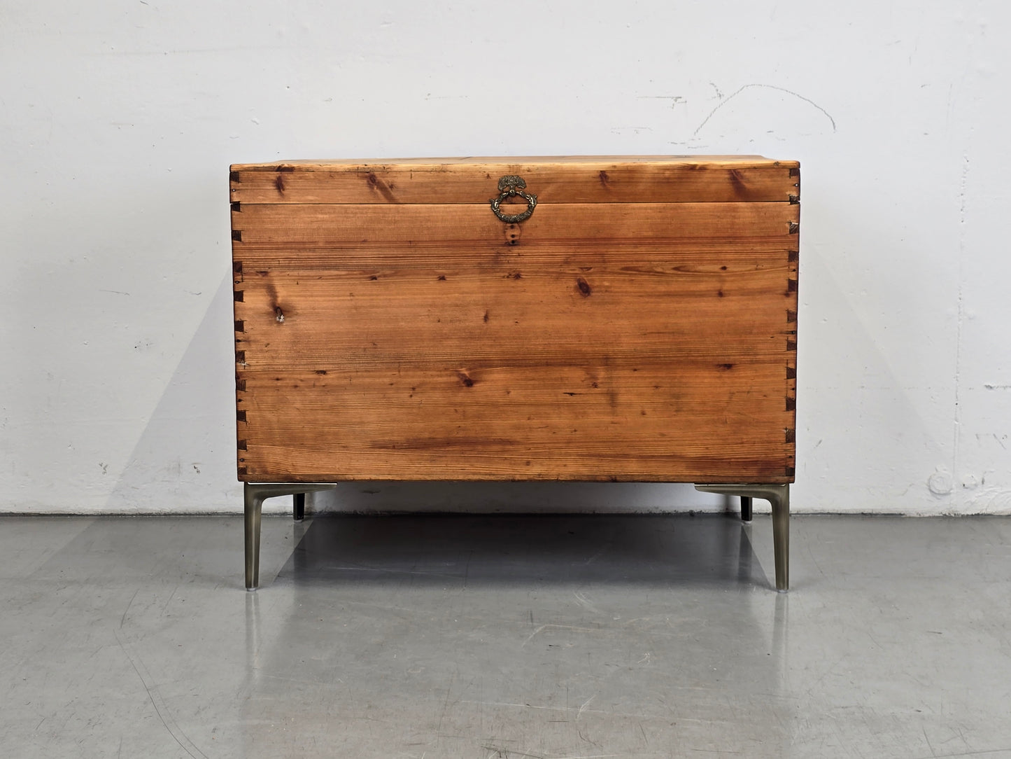 ANTIK TRUHE kiste holz kommode vintage spielkiste messing gold aufbewahrung