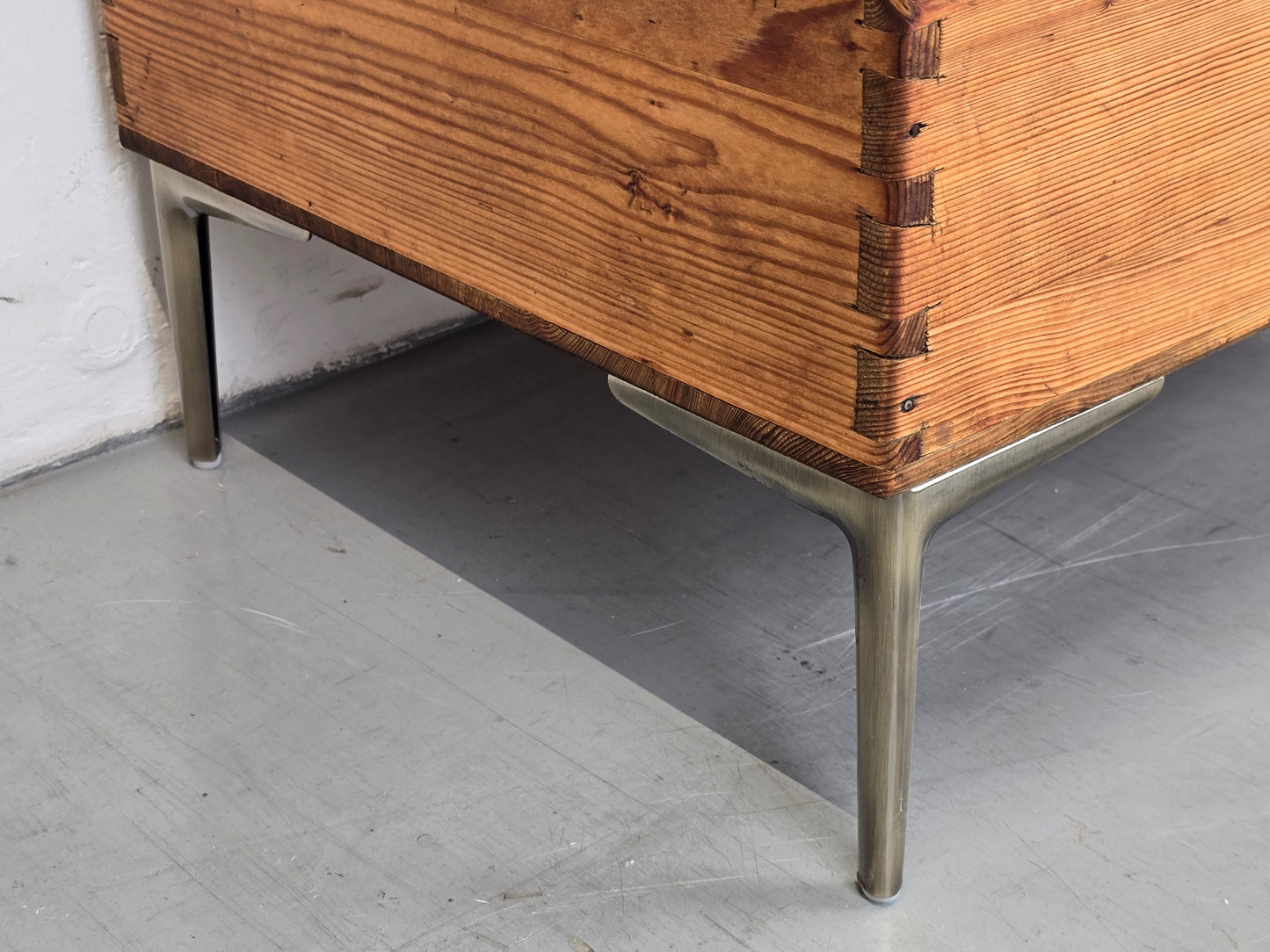 ANTIK TRUHE kiste holz kommode vintage spielkiste messing gold aufbewahrung