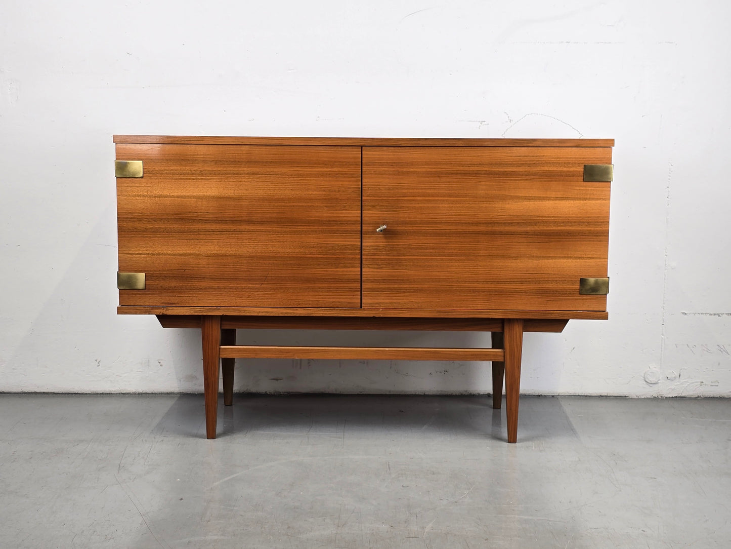MUSTERRING SIDEBOARD vintage holz nussbaum kommode tv board hifi plattenspieler