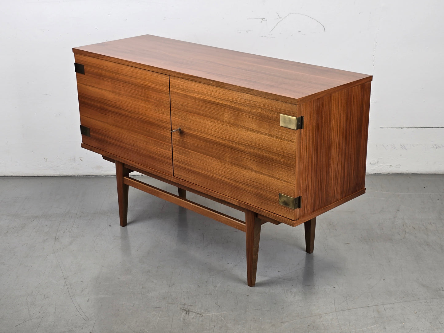 MUSTERRING SIDEBOARD vintage holz nussbaum kommode tv board hifi plattenspieler