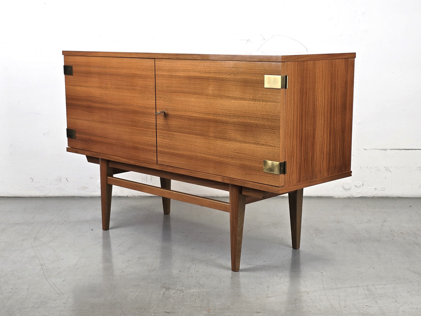 MUSTERRING SIDEBOARD vintage holz nussbaum kommode tv board hifi plattenspieler