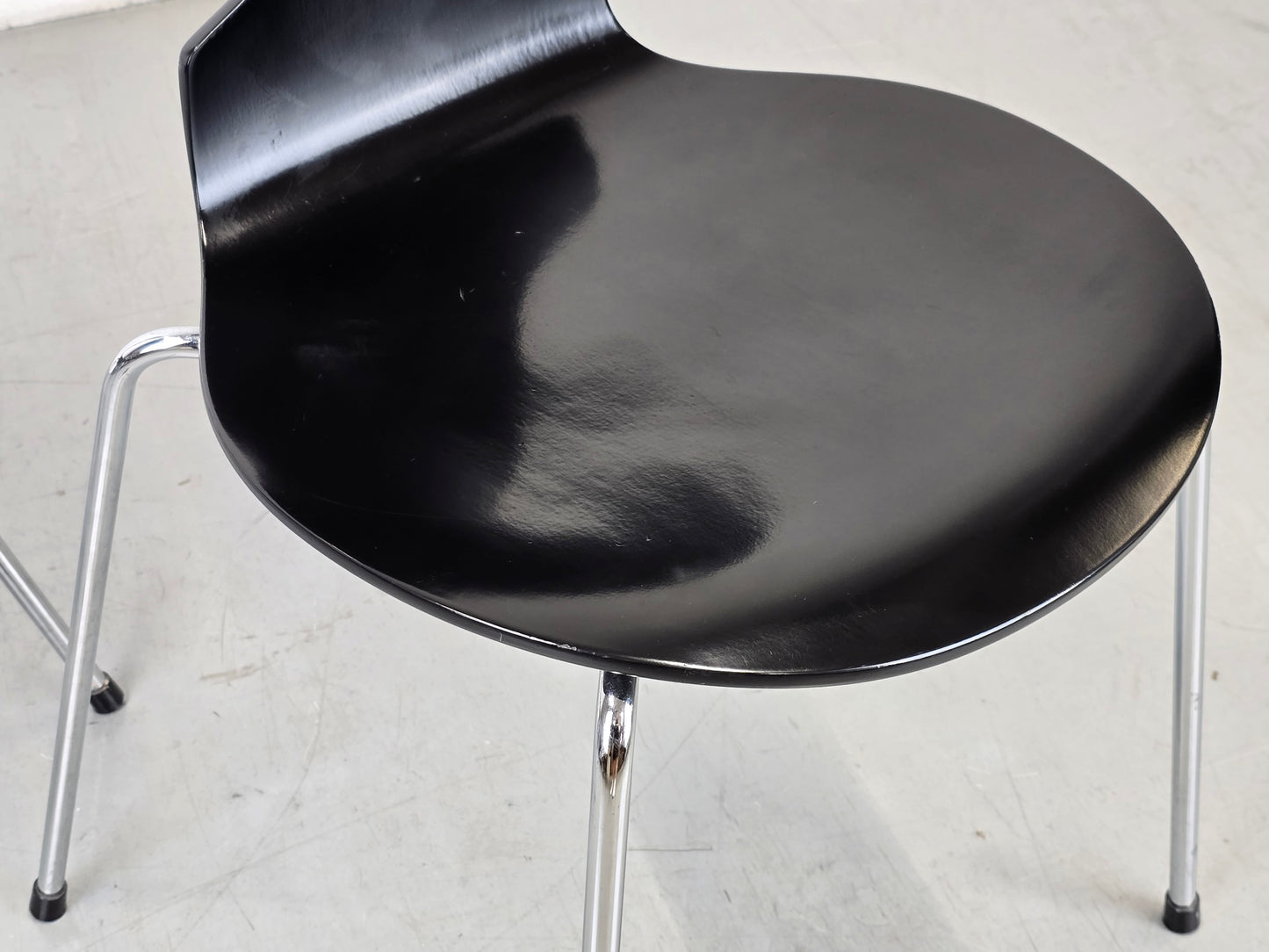 FRITZ HANSEN STUHL ant arne jacobsen esszimmer küche büro esstisch Stapelstuhl schwarz