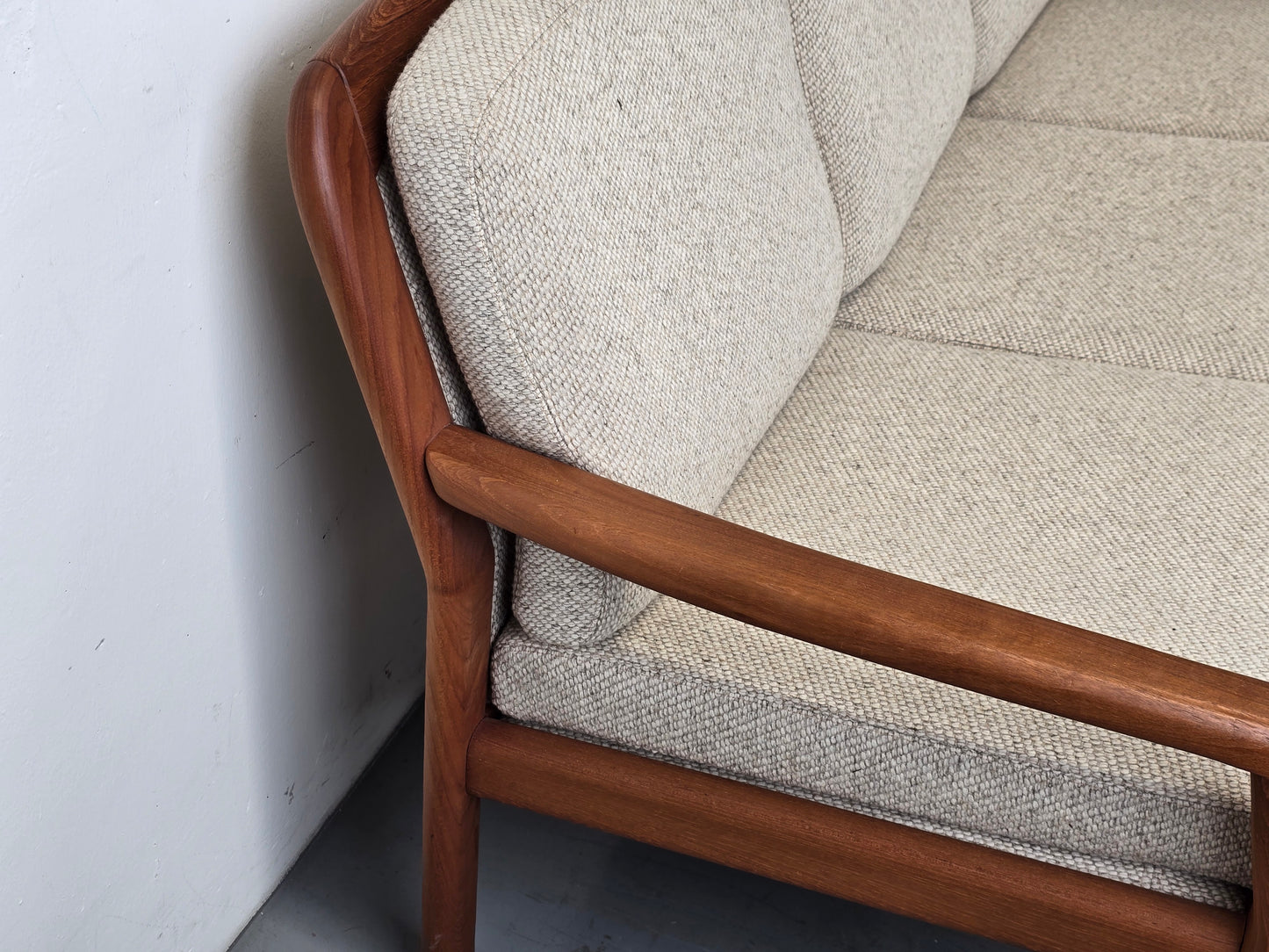 DYRLUND TEAK SOFA danish teak holz vintage couch wolle 1960er mid century