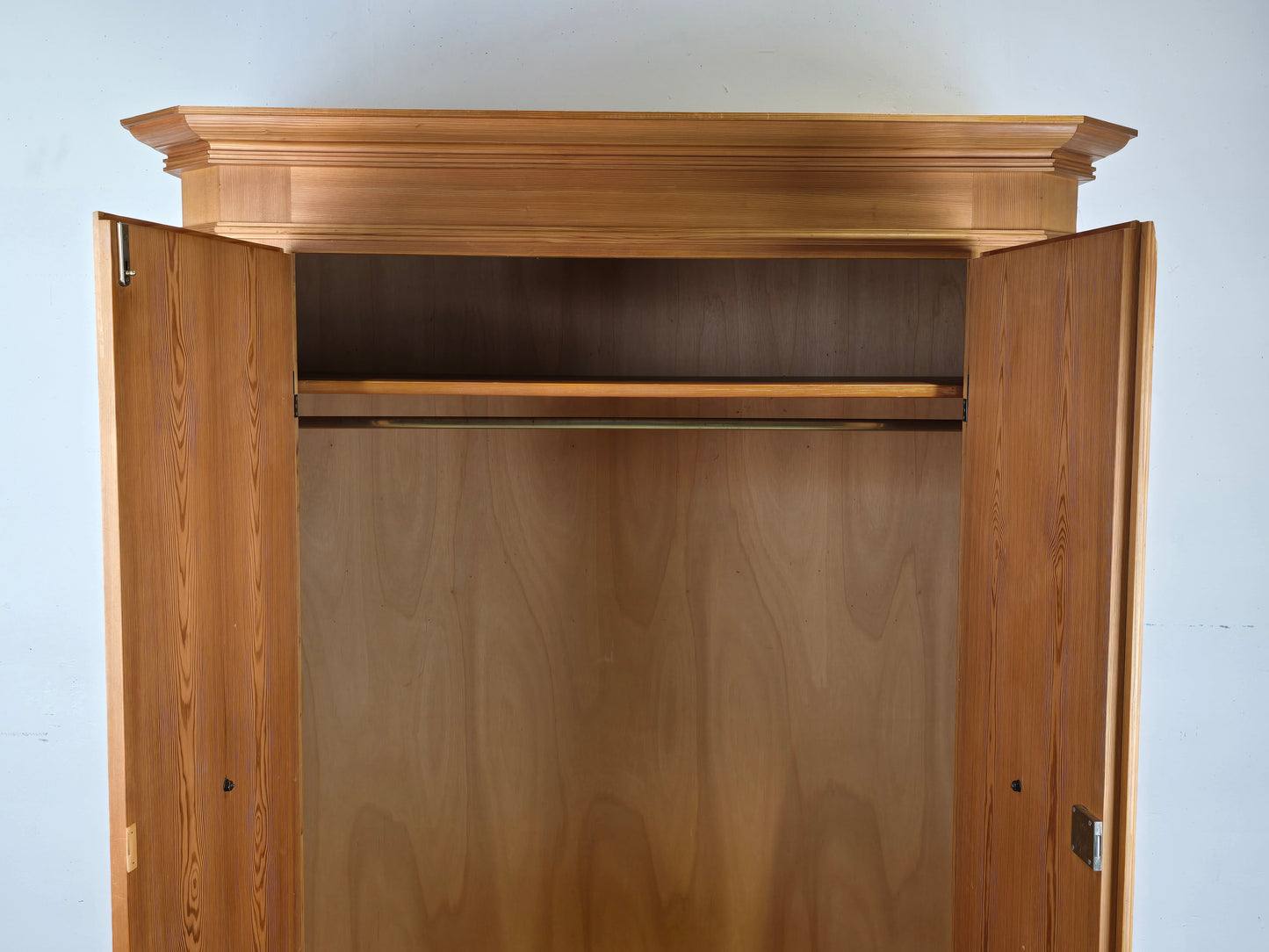 VINTAGE BAUERSCHRANK vollholz holz schrank kleiderschrank weichholz