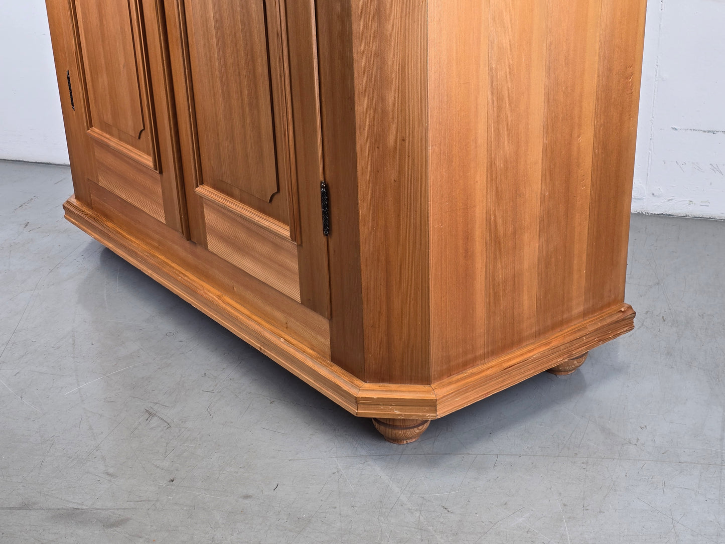 VINTAGE BAUERSCHRANK vollholz holz schrank kleiderschrank weichholz