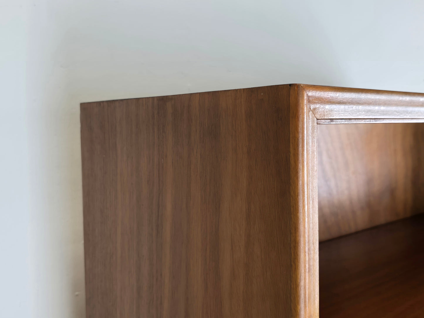 VINTAGE REGAL bücher holz nussbaum schrank bücherregal büro aktenschrank 1950er