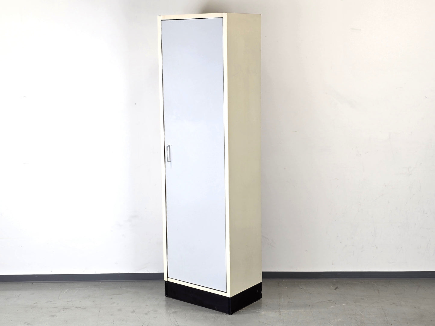 MID CENTURY SCHRANK Besenschrank schmal flur küche küchenschrank vintage kleiderschrank