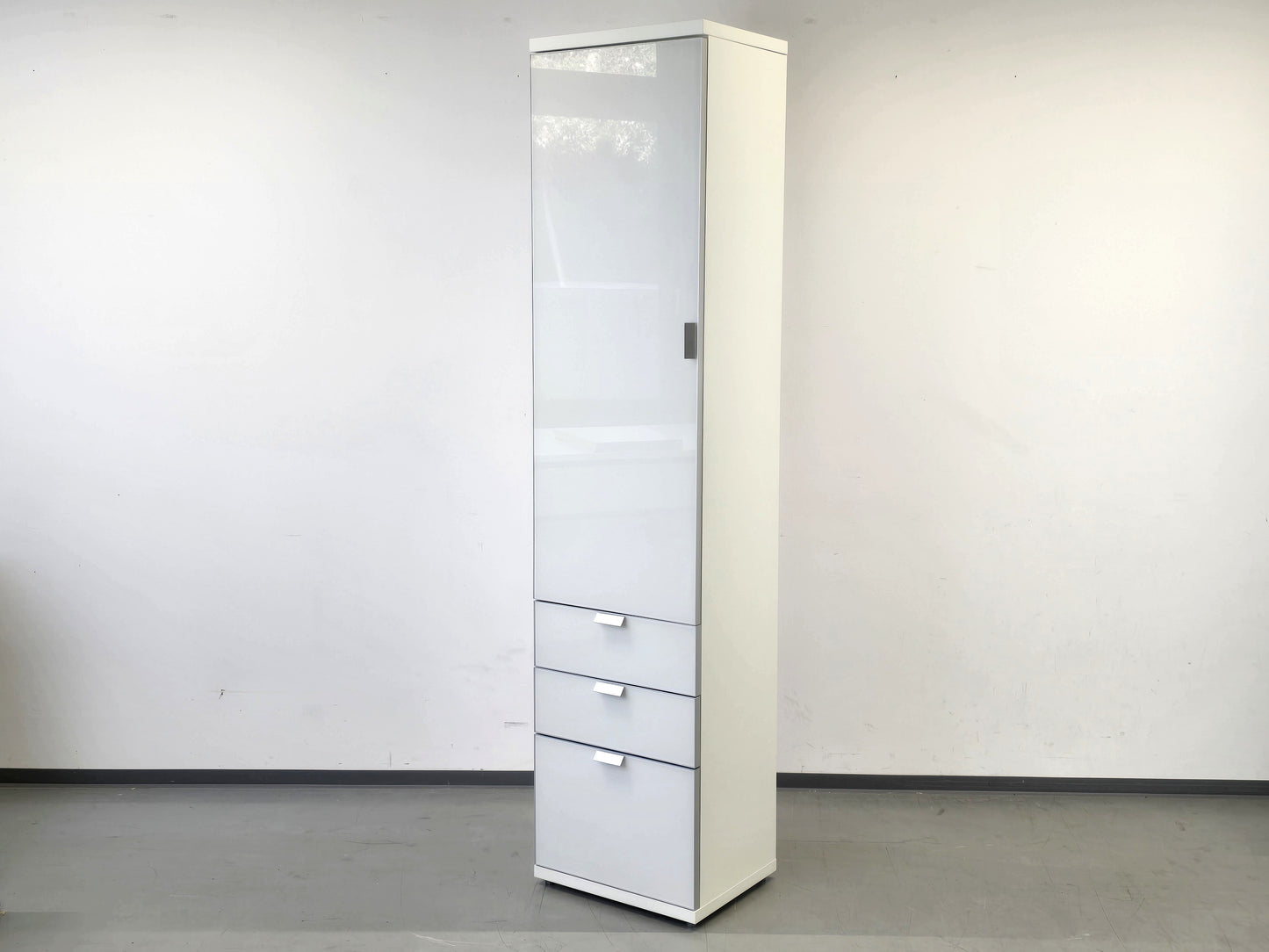 HÜLSTA VITRINE Weiß Glas Designer Schrank Modern Top Zustand Xelo Vitrinenschrank