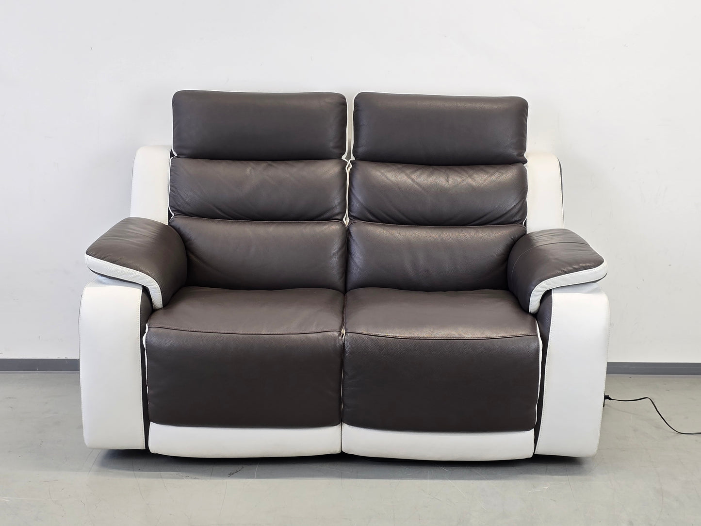 LEDER KINOSOFA 2-Sitzer Relax Sofa elektrisch Relaxfunktion Couch Heimkino braun weiß