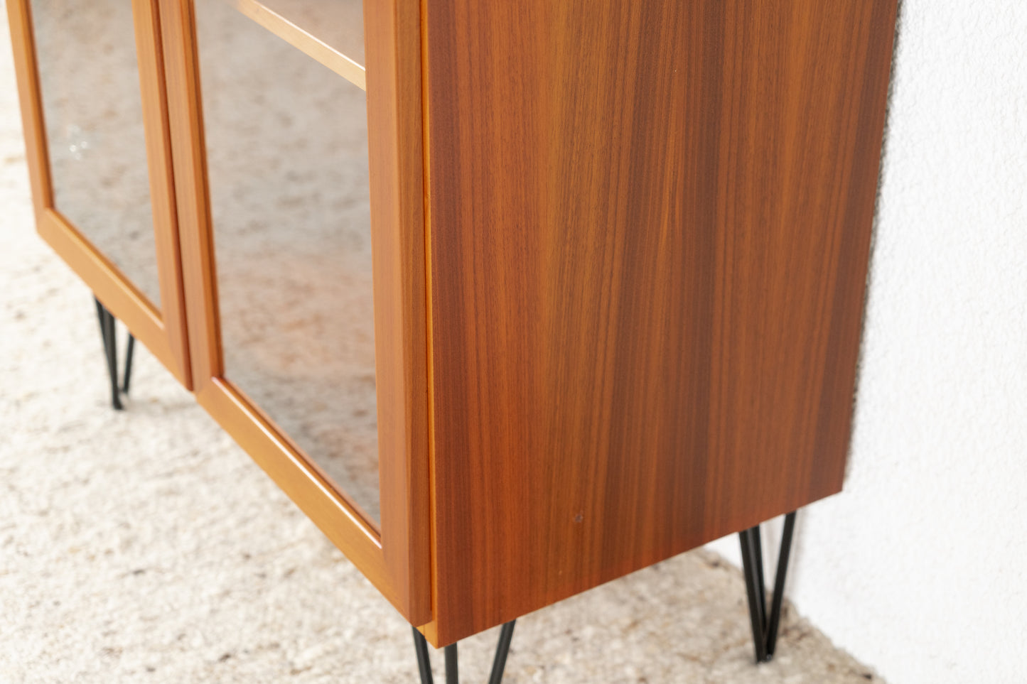 Vitrine Schrank Mid Century Nuss Holz Vintage