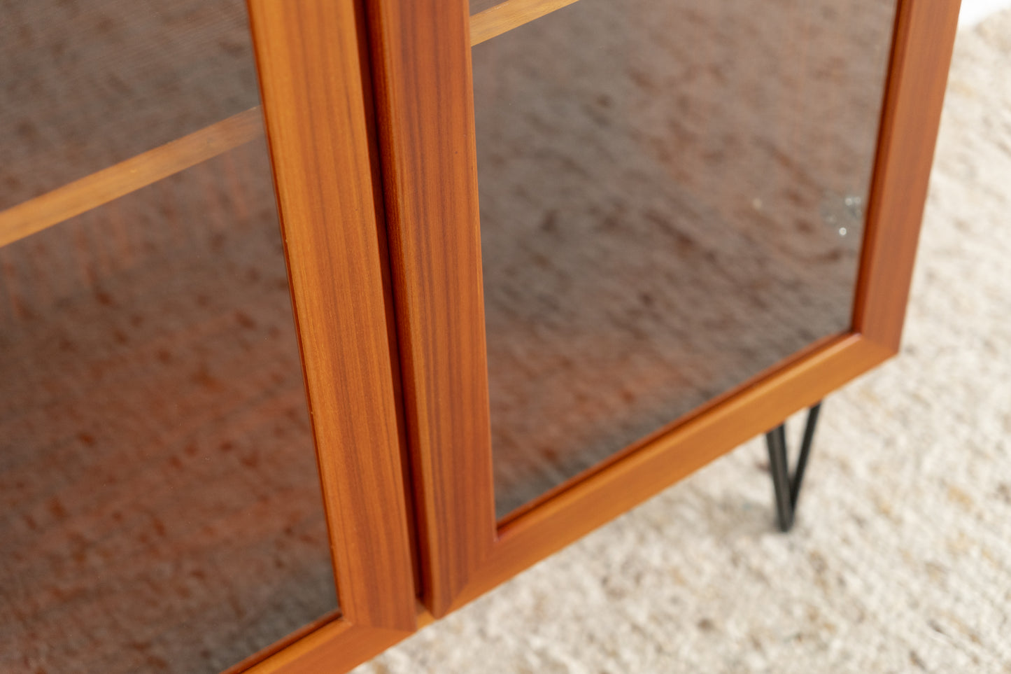 Vitrine Schrank Mid Century Nuss Holz Vintage