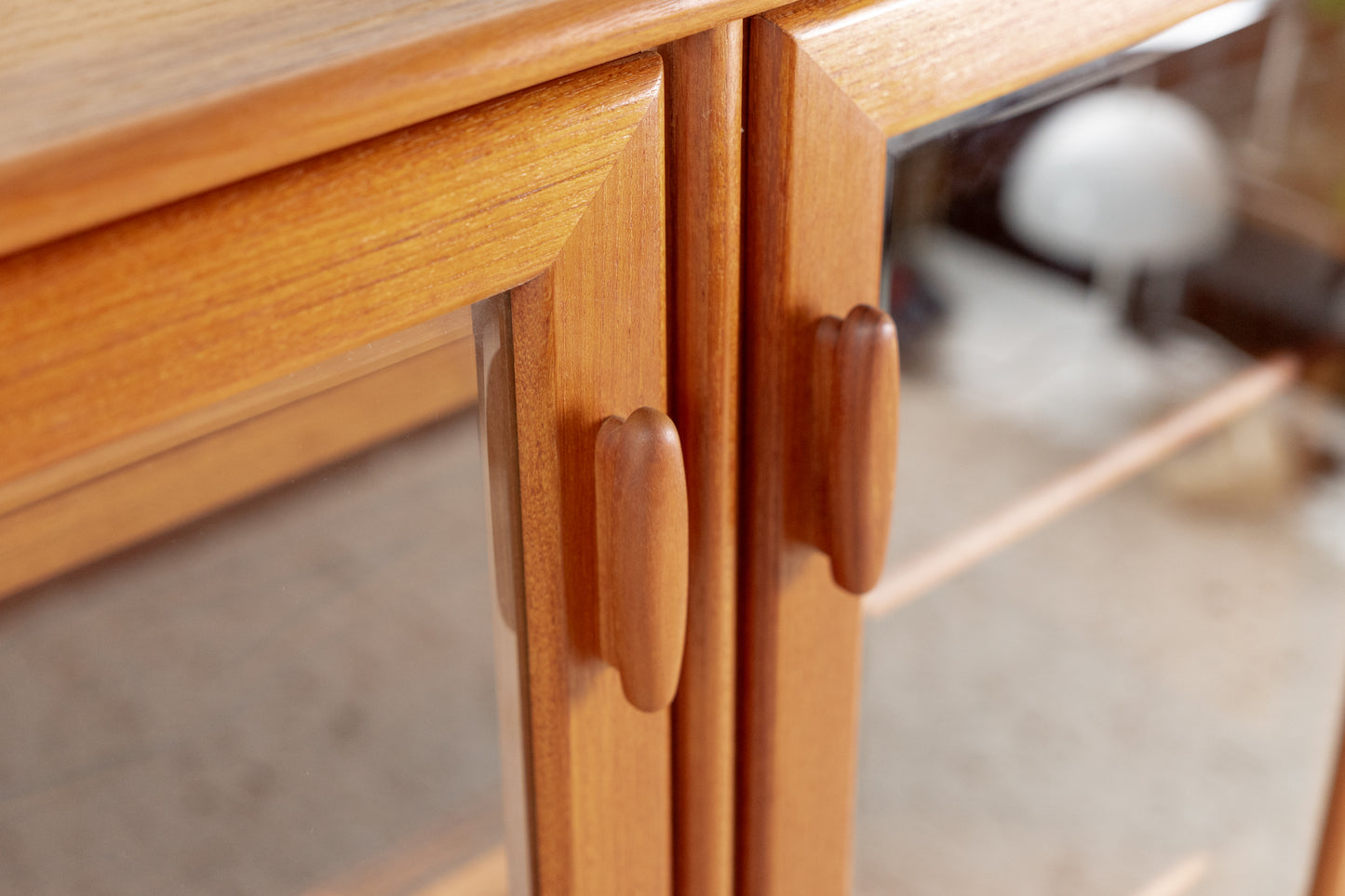 Mid Century Vitrine Schrank Holz Teak RT Möbel Heinrich Riesenplatt