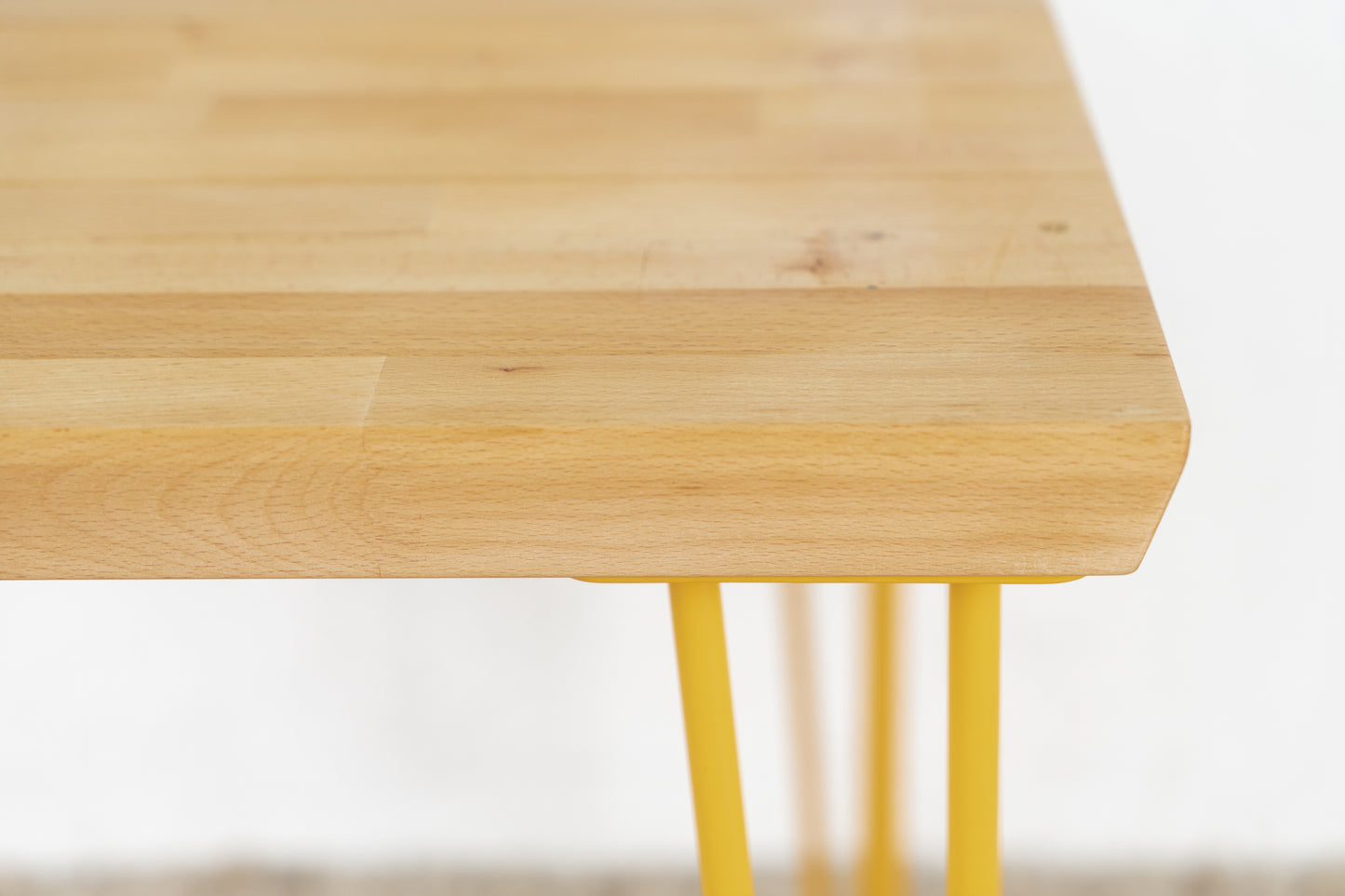 Industrial Esstisch Massivholz Buche Metallbeine Schreibtisch Vintage Werkbank Loft Gelb