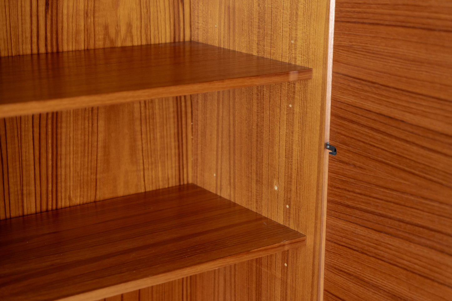 SEN Vintage Schrank Kleiderschrank Mid Century Holz