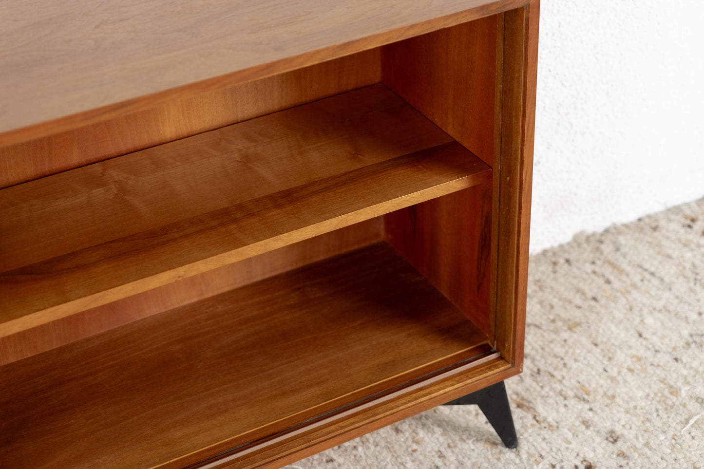 Lothar Wegner Vintage Sideboard Mid Century Holz Nuss Vitrine Schiebetür